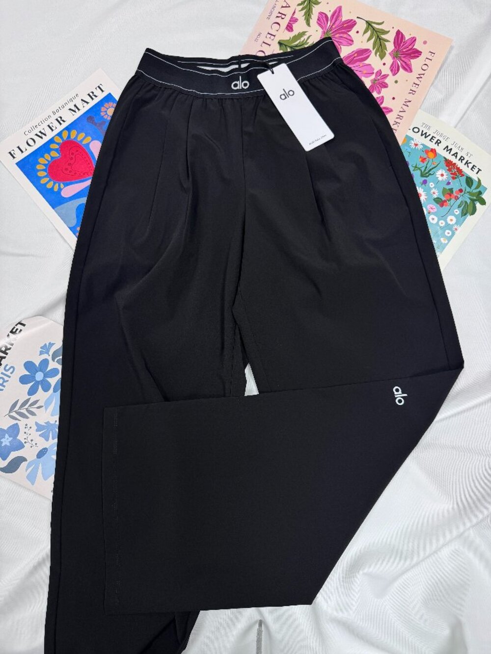 NWT ALO Yoga Black Suit Up Pants 👖😍 Office/Travel/Everyday - Picture 2 of 9